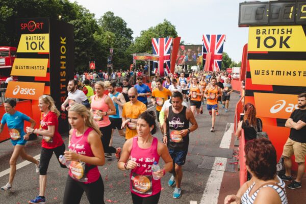 Cublerones at British 10k start line