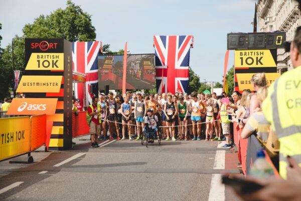 Cublerones at British 10k start line